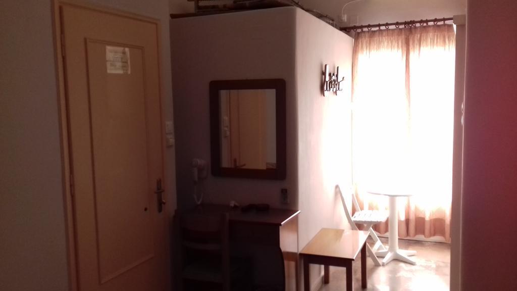 Ενοικιαζόμενα Δωμάτια 'Καμπάνης' Ερμούπολη Εξωτερικό φωτογραφία